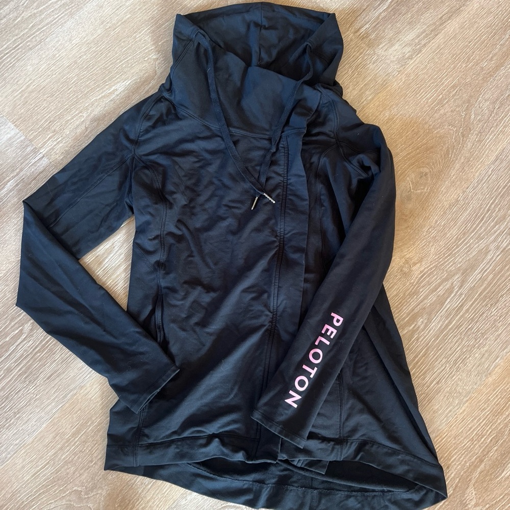 Lululemon peloton zip up jacket size 6